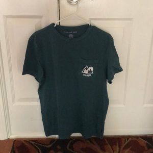 American Eagle t shirt